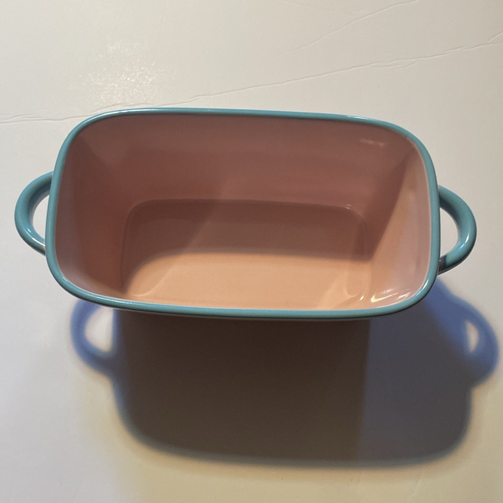 Hello Kitty pink Ceramic Baking Dish - Features design for the holiday. - Picture 3 of 7
